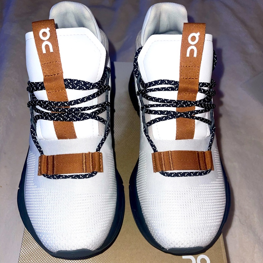 Cloudnova White/Pecan New/Never worn Women’s 7